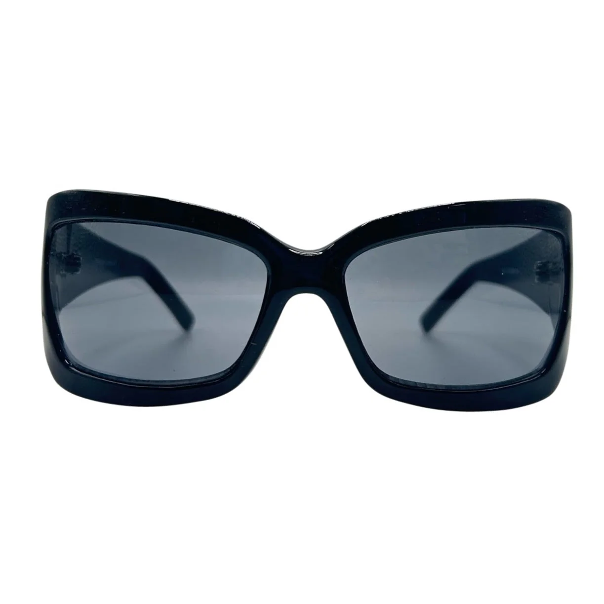 Chic Dynamics Timeless Eyewear for Every Journey