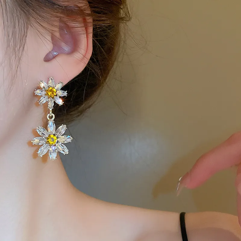 Simple Flower Zircon Inlay Drop Earrings